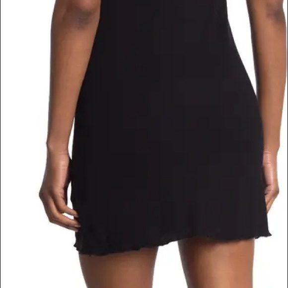 NWT Ribbed Lettuce Hem Short Sleeve Dress Black - Picture 6 of 7